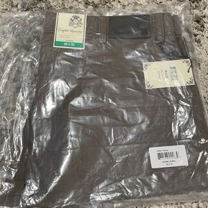 English laundry 38x32 Khaki pants.